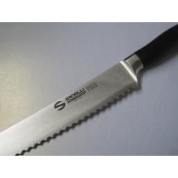 bread-knife-22cm-9-inches-serrated-edge-from-the-master-range-by-sanelli-ambrogio-[2]-253-p.jpg
