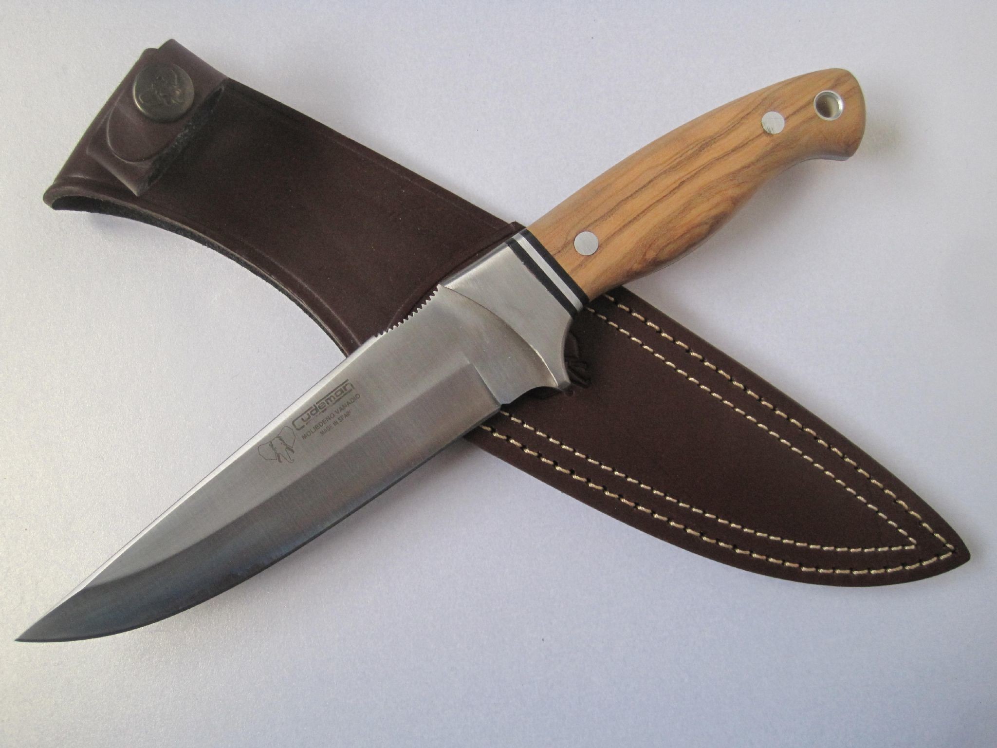 248L Cudeman Olive Wood Sporting Knife