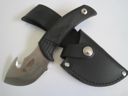 137h-cudeman-black-suregrip-guthook-skinning-knife-41-p.jpg